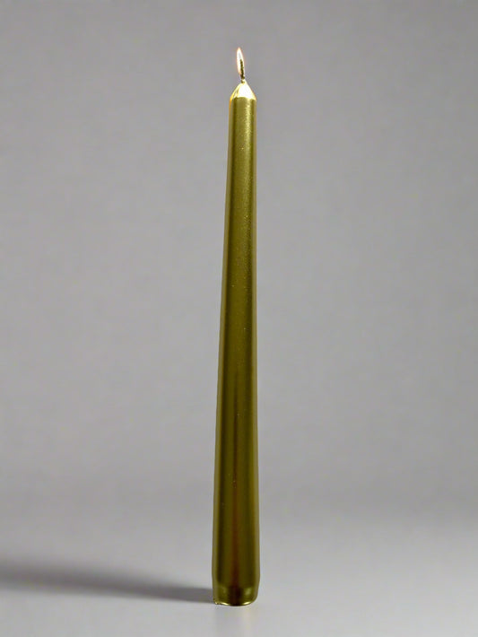 Gold dinner candles